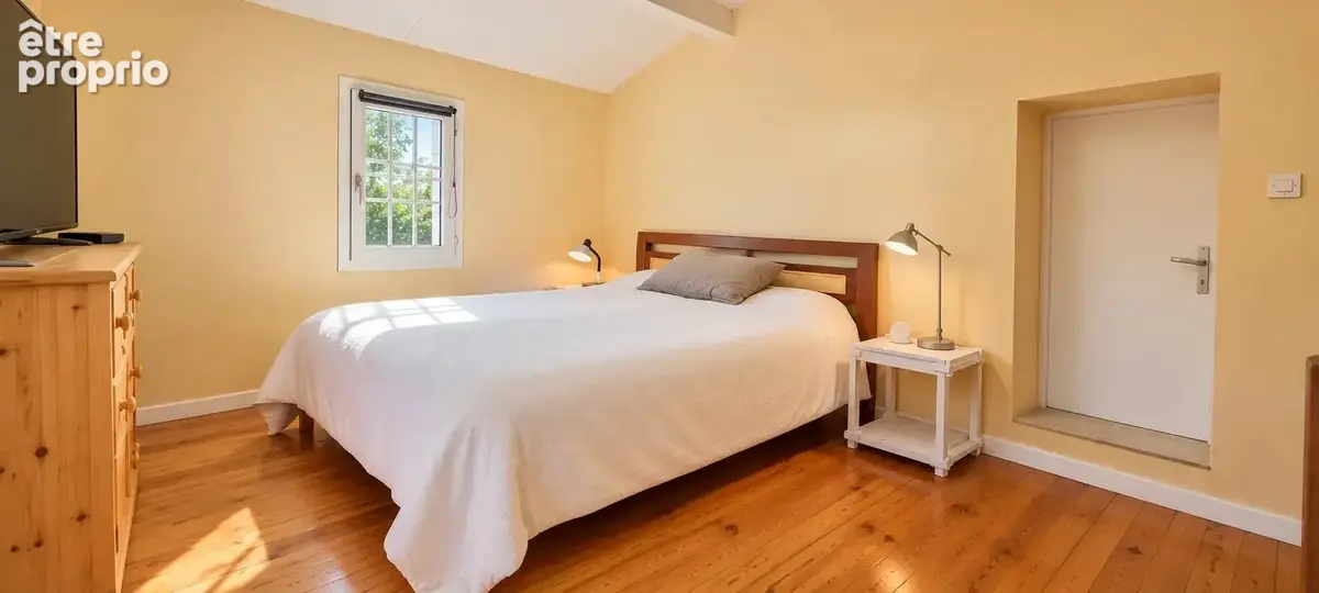 MAISON EN PIERRES XIX ème AVEC dépendance et piscine sur 2600 m² . - photo 22