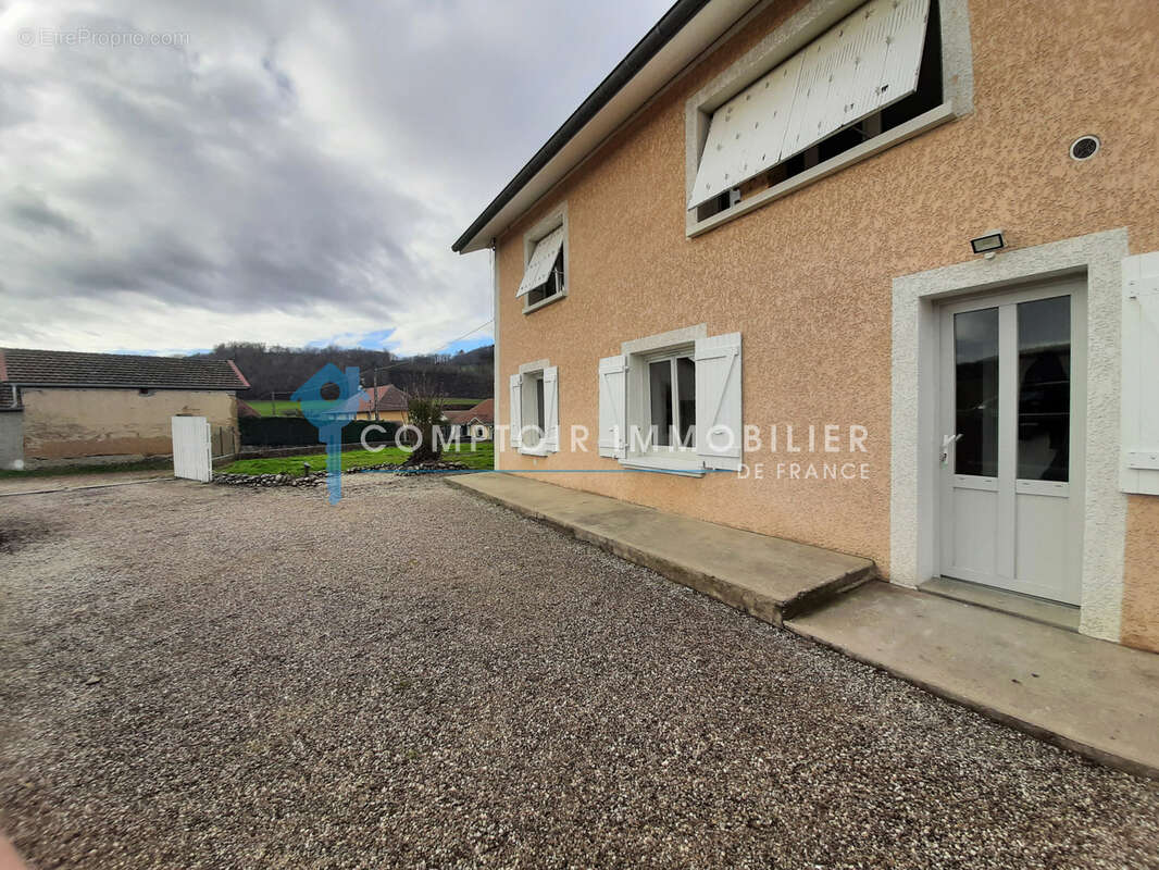 Maison à LA BATIE-DIVISIN