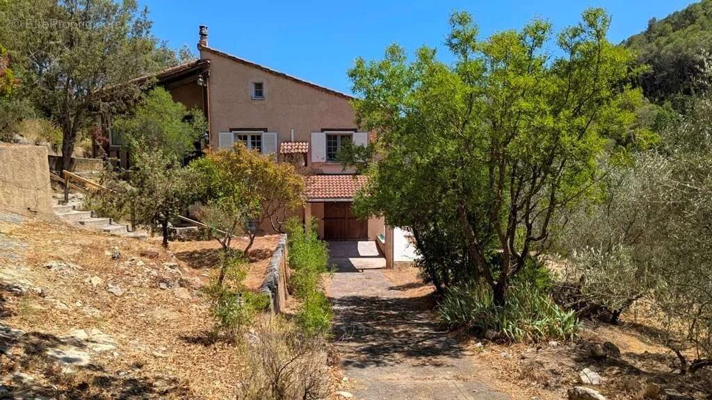 Maison à ENTRECASTEAUX