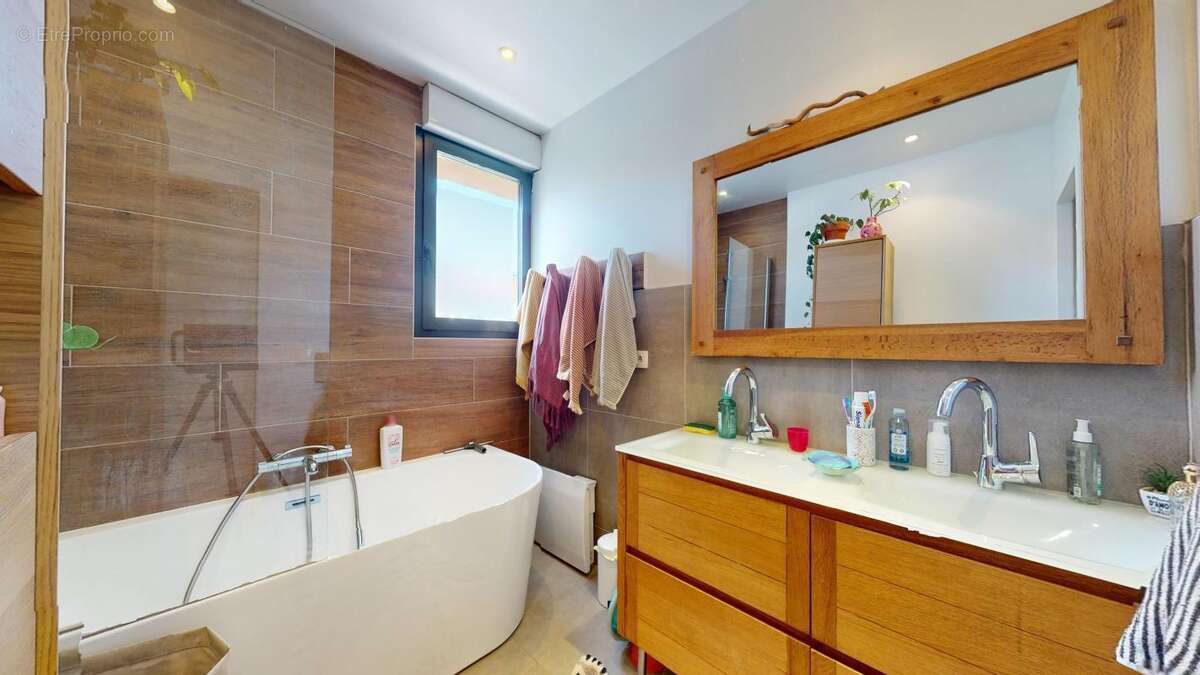 Maison à SATHONAY-CAMP