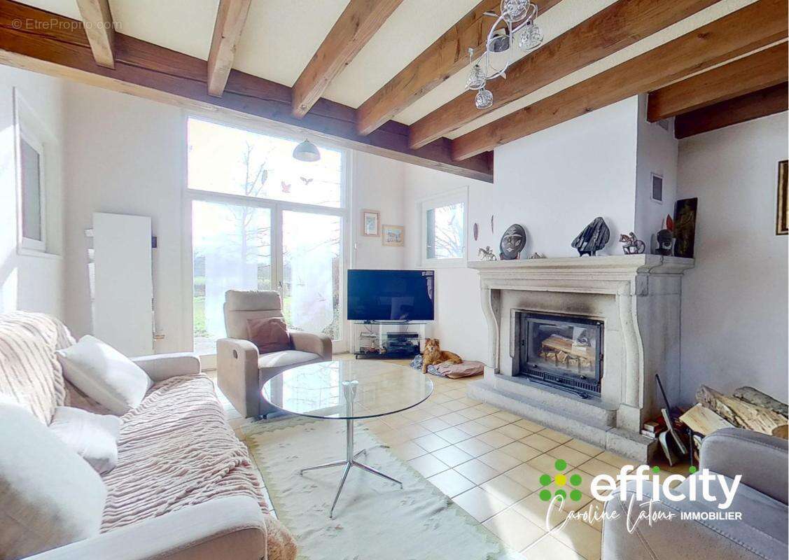 Maison 136 m² à Saint-Etienne-Le-Molard  - photo 11