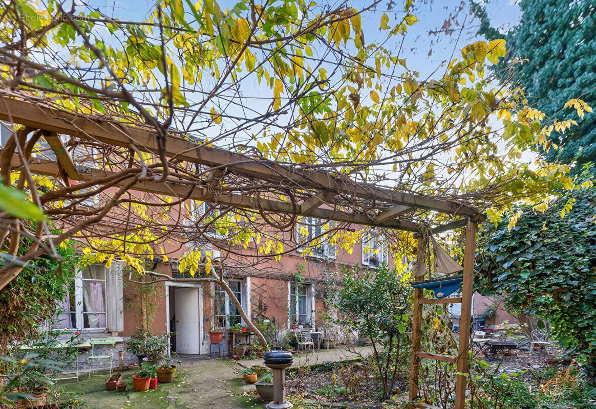 Appartement à PARIS-19E