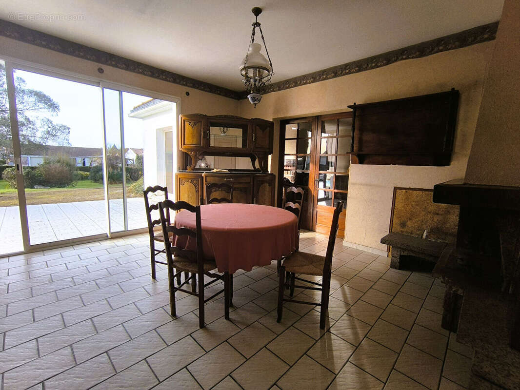 Maison à COMMEQUIERS