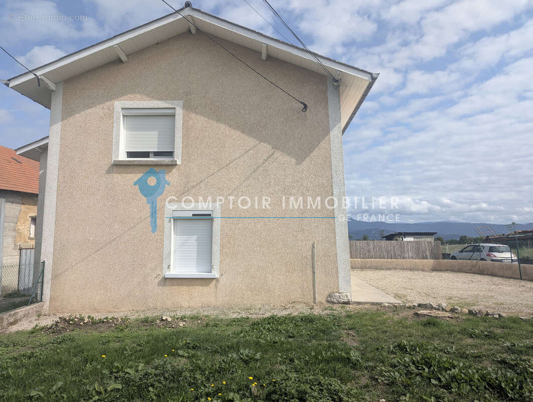 Maison à LA BATIE-DIVISIN