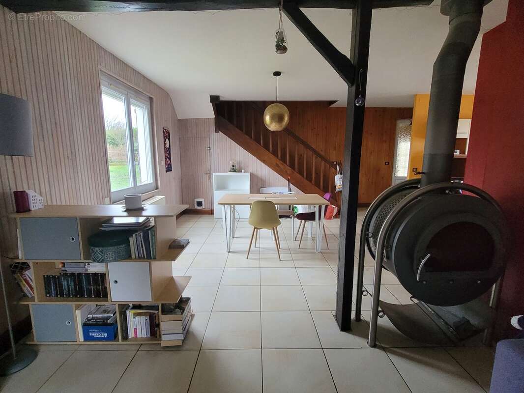 Maison à CONDAT-SUR-VIENNE