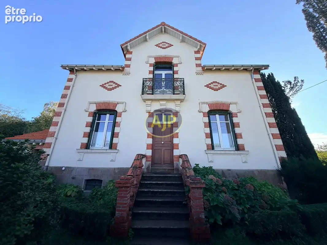 VÉRITABLE COUP DE COEUR  ; LE CHARME ET L'ÉLÉGANCE DU XIX SIÈCLE  Laissez-vous séduire par cette charmante maison d'environ 150  - photo 1