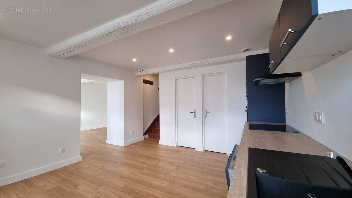 Maison à FLEUREY-SUR-OUCHE