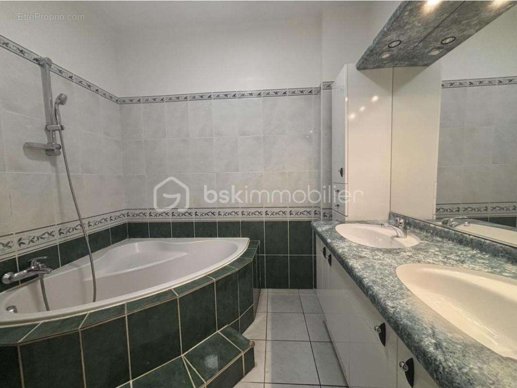 Face au Parc de la Tête d'Or – Appartement familial de 150 m² avec fort potentiel - photo 10