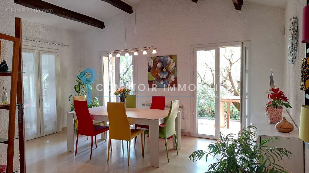 NÎMES- 30- Maison avec gîtes de 409m2  sur terrain de 2870m2 avec piscine - photo 6