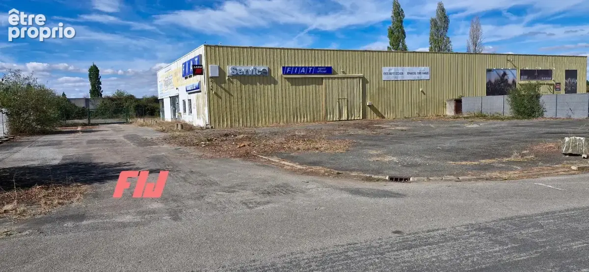 Commerce à SAINT-PHILBERT-DE-GRAND-LIEU