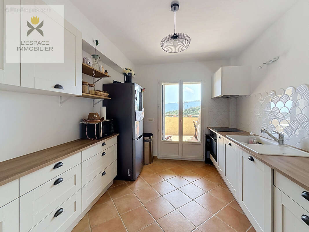 Appartement T3 avec vue panoramique sur le golfe   Centre historique de Porto-Vecchio - photo 2