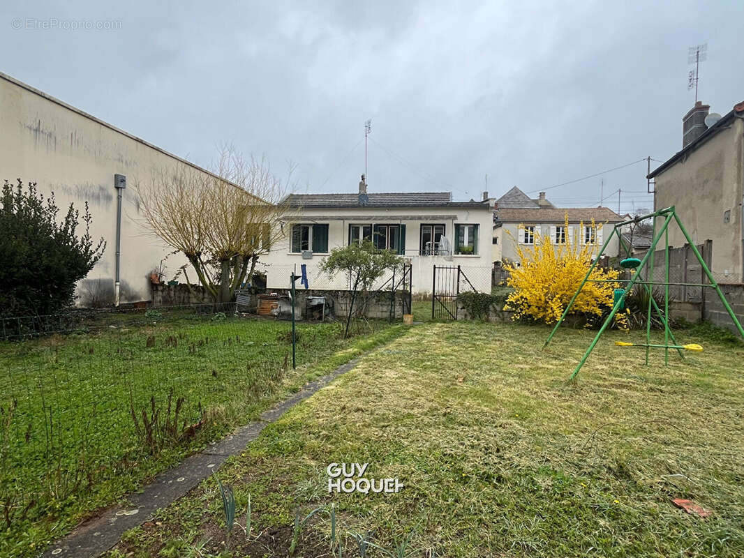 Maison à CHAROLLES