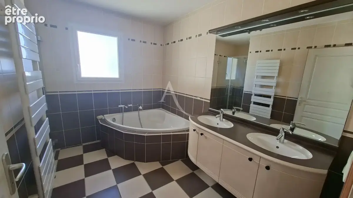 Maison 3 chambres +  bureau au Poiré Sur Vie - photo 9