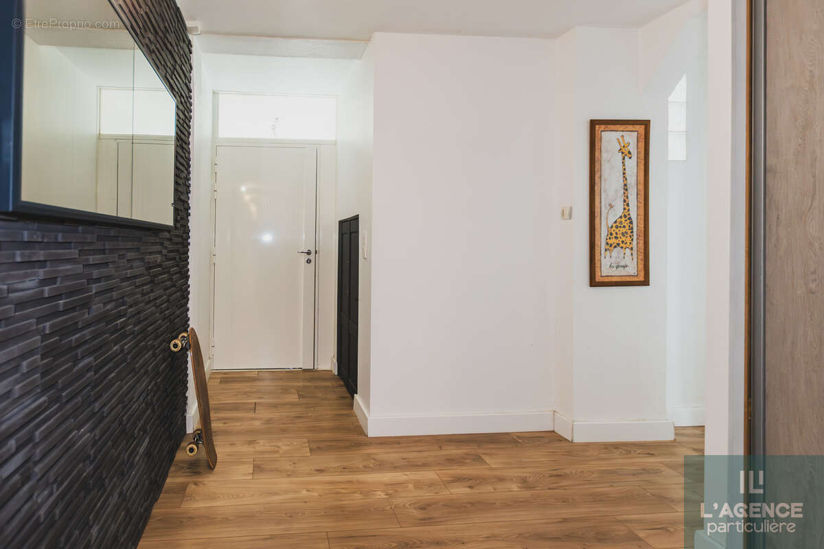 Appartement T4 - 120 m2 - RDC avec terrasse - La Roseraie - - photo 14