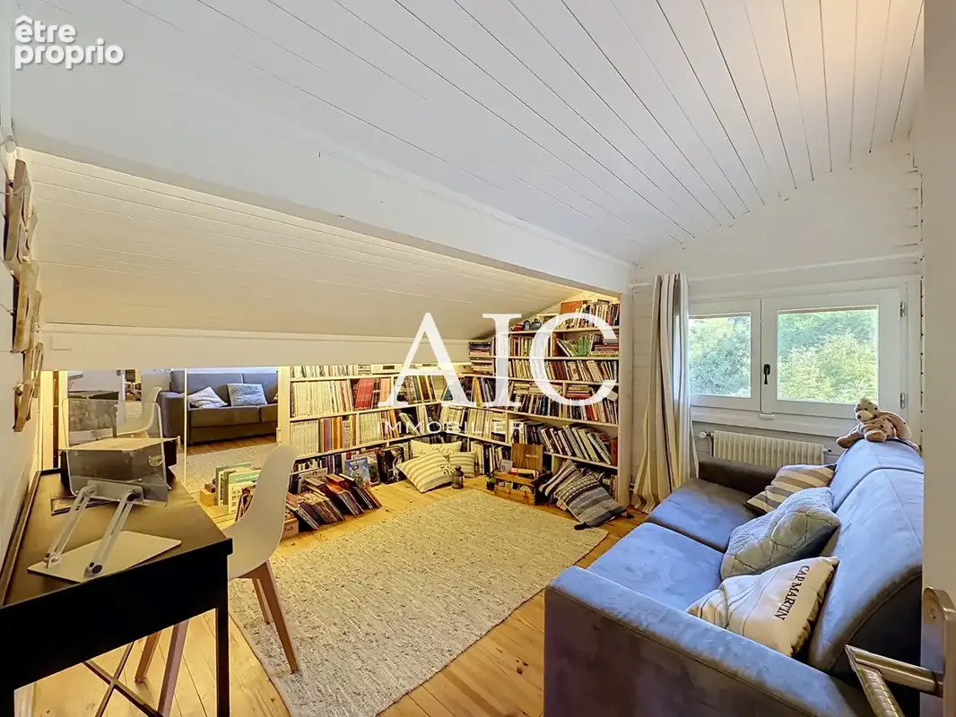 Chalet de caractère avec piscine et vue panoramique sur le Mont-Blanc - photo 13