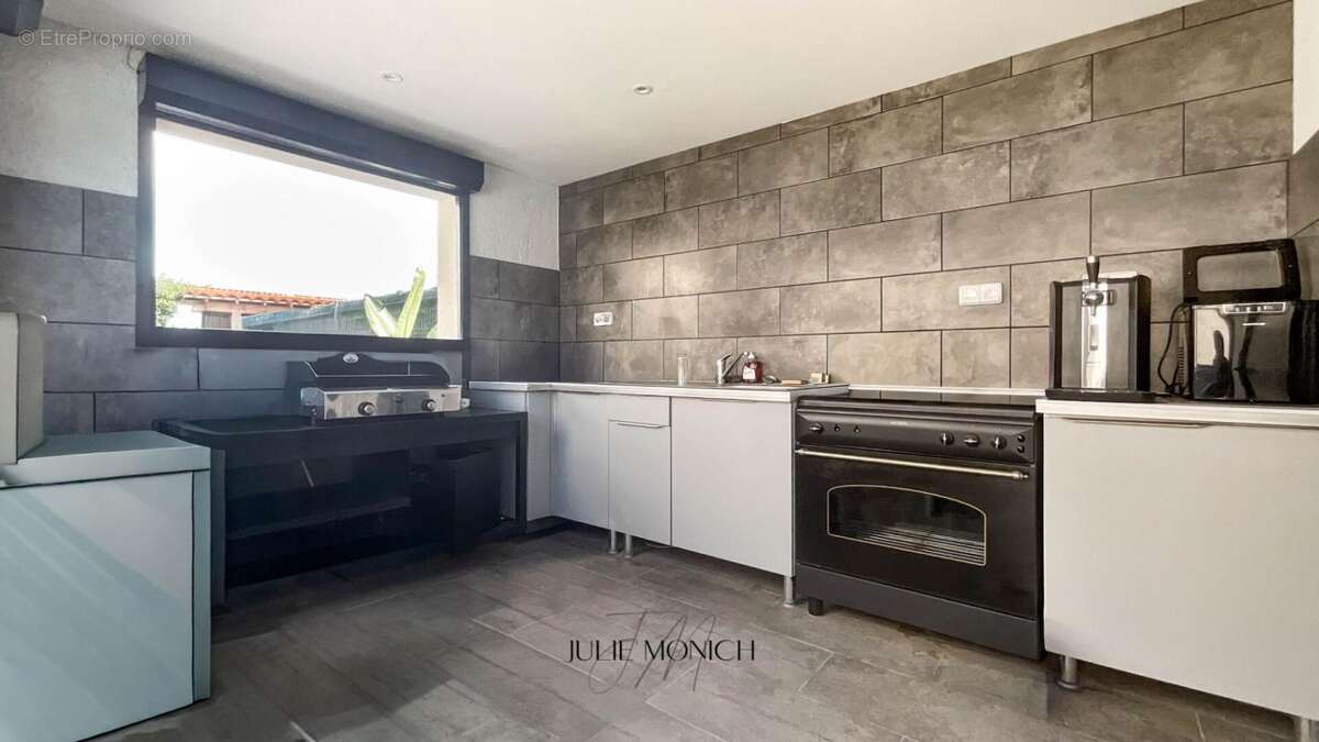 Maison à SAINT-GENIS-DES-FONTAINES