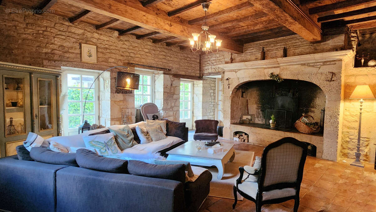 Maison à DONNAZAC