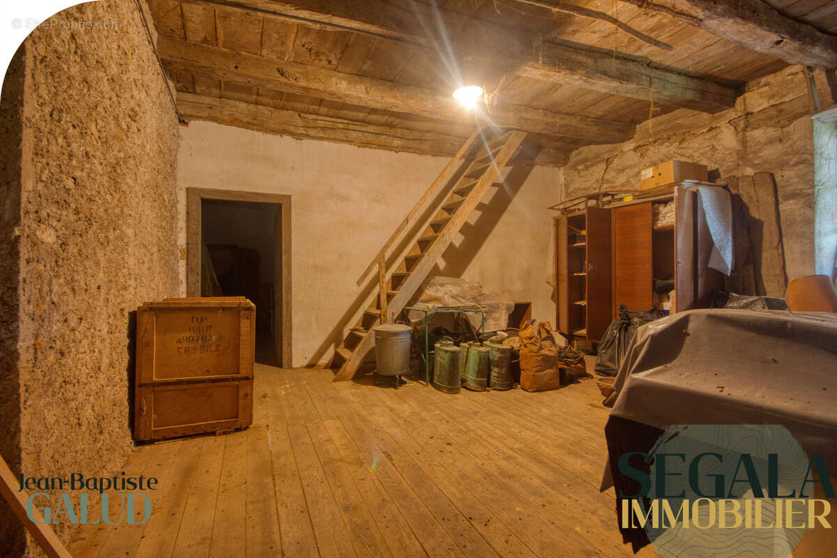 Maison à SAINTE-GEMME