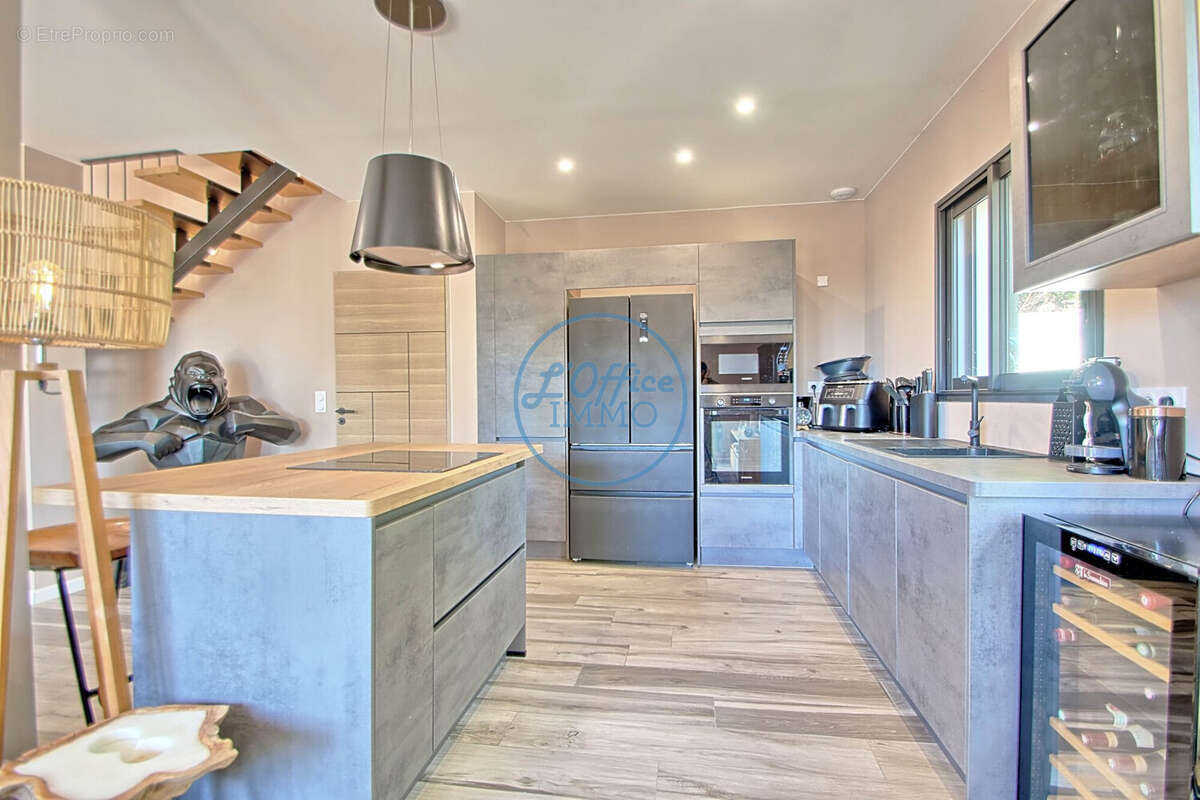 Maison à SOLLIES-PONT