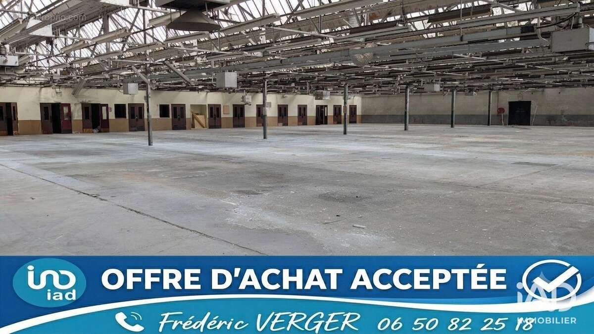Commerce 15000 m² à Saint-Pierre-Montlimart  - photo 5