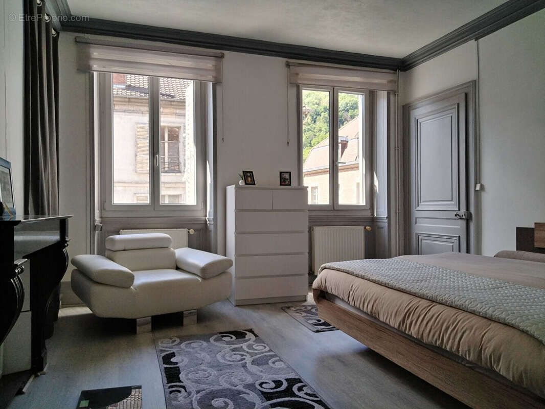 Appartement à SALINS-LES-BAINS