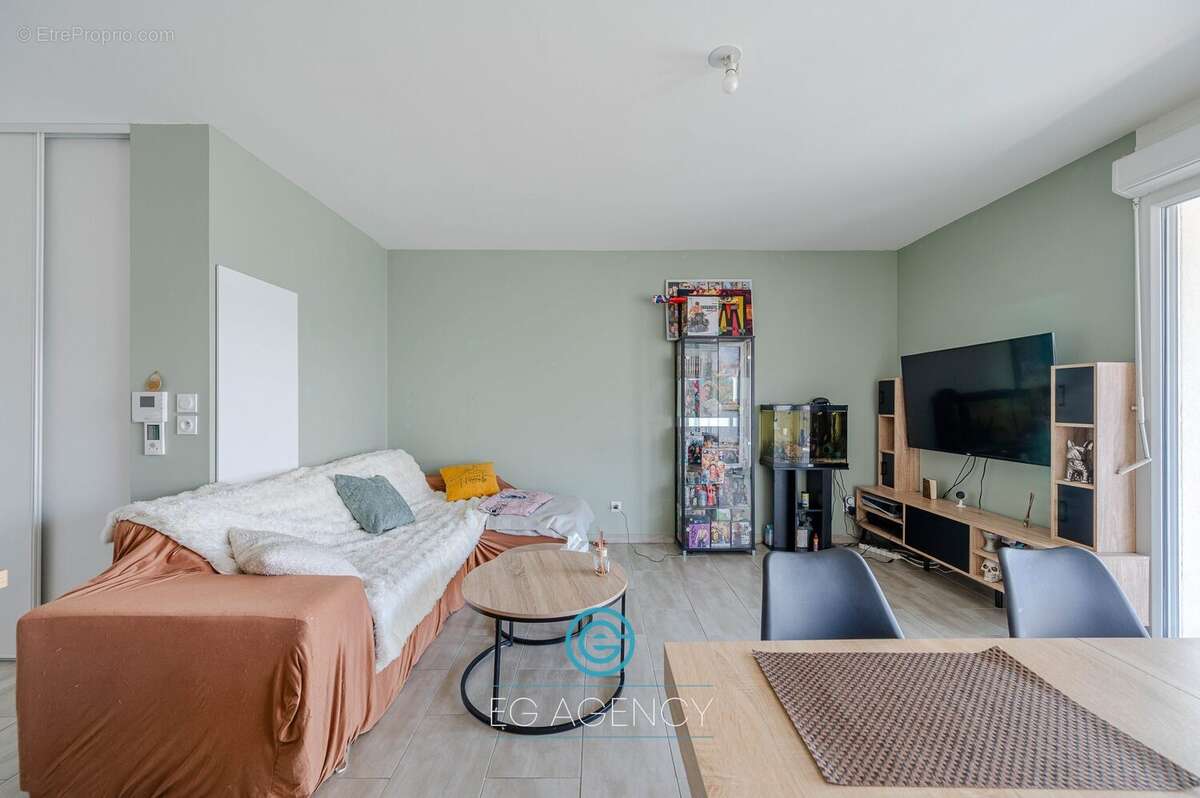 Appartement à MARSEILLE-4E