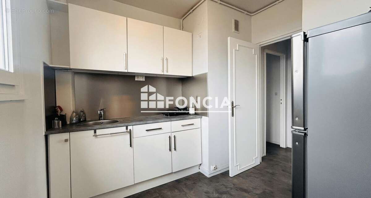 Exclusivité ! appartement libre de suite / a pied de la gare et du centre - ville, beau t2 en bon état de 50m² + cave et parking - photo 3
