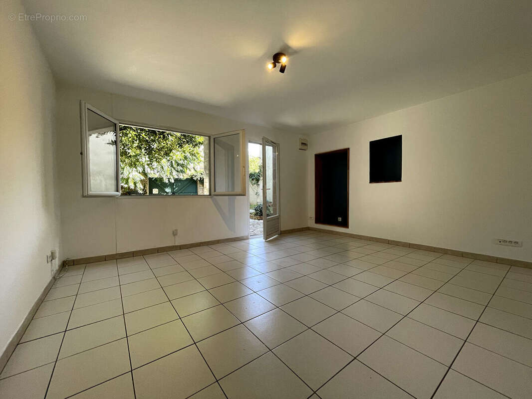 Appartement à LES MUREAUX