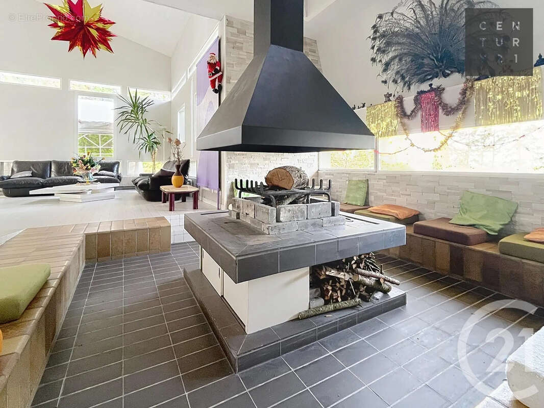 Maison à SAINT-HILAIRE-SOUS-ROMILLY