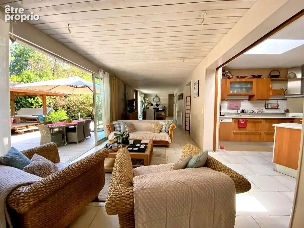 Maison 278 m² à Basse-Goulaine  - photo 7