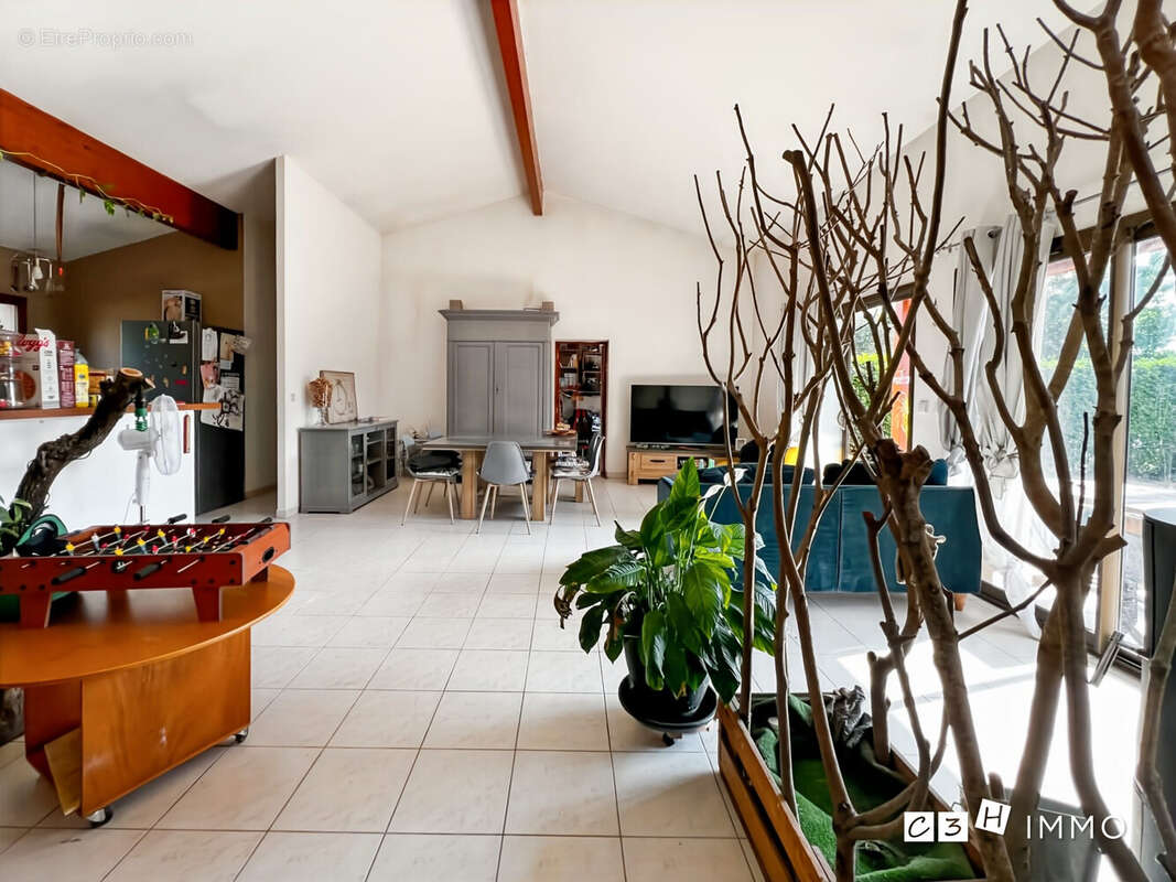 Maison 113 m² à Saint-Elix-Le-Chateau  - photo 6