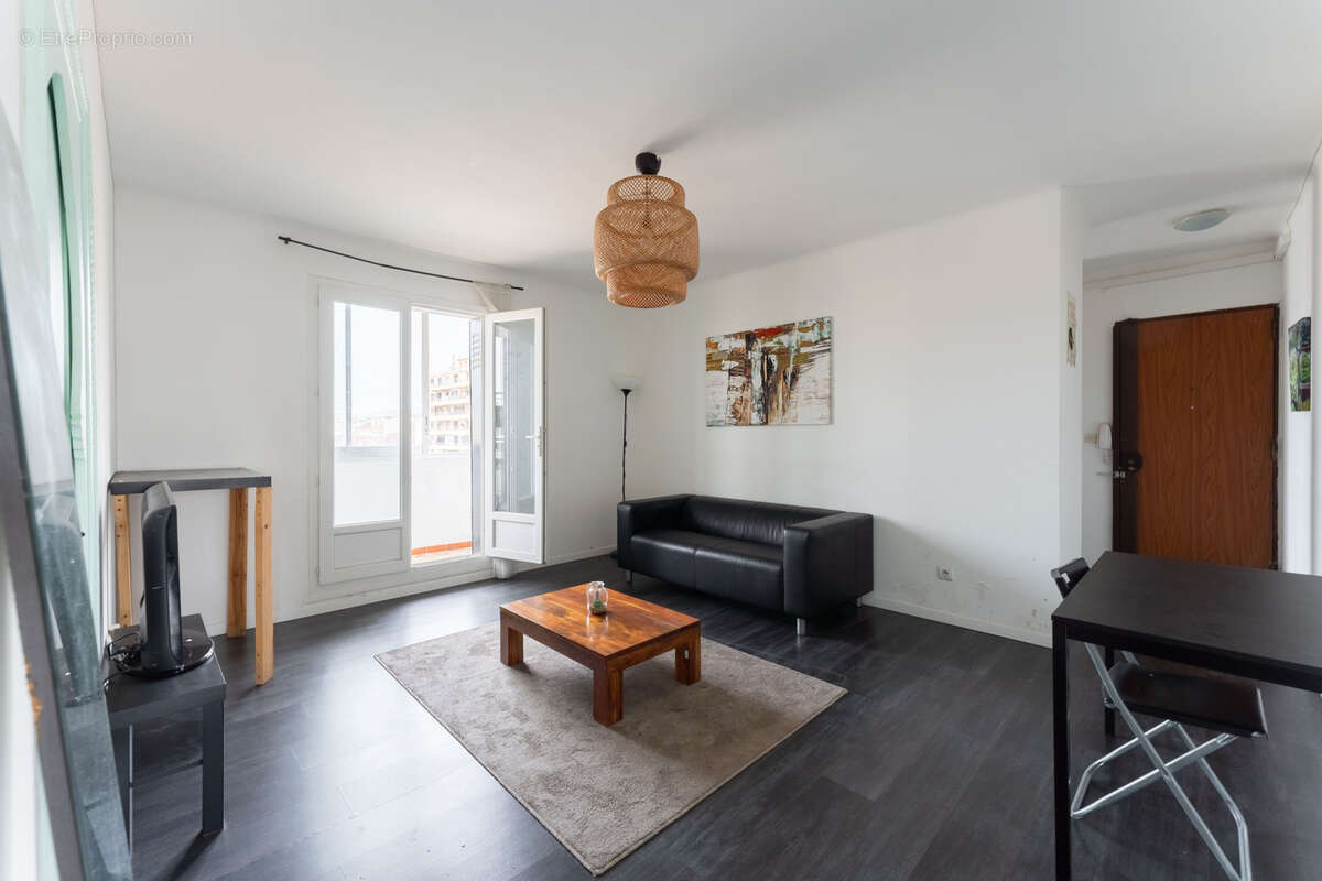 Appartement à MARSEILLE-3E