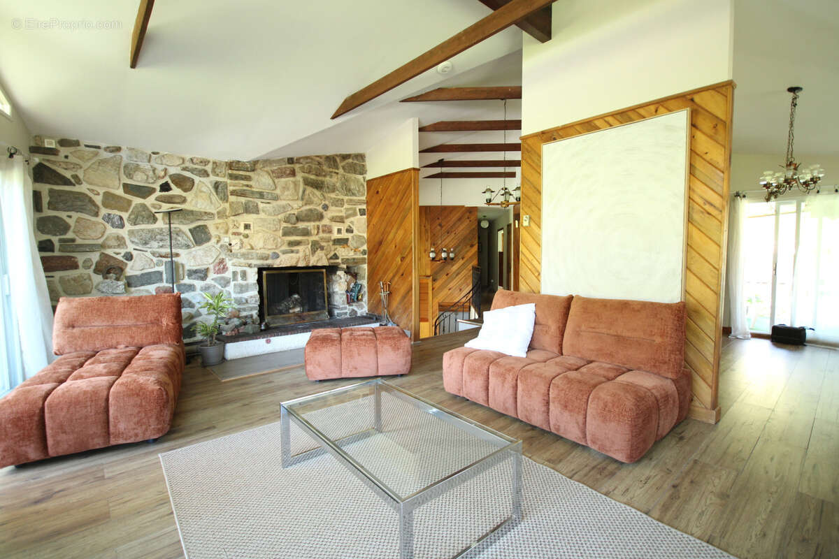 Maison à SAINT-PAUL-DE-JARRAT