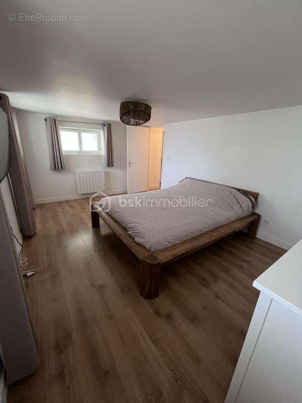 Appartement à FONTENAY-LE-VICOMTE