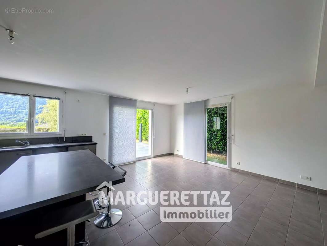 Maison à MARIGNIER
