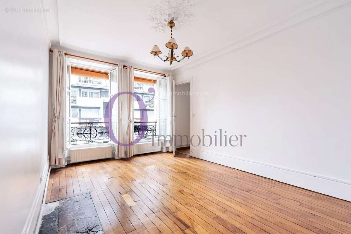 Appartement à PARIS-11E