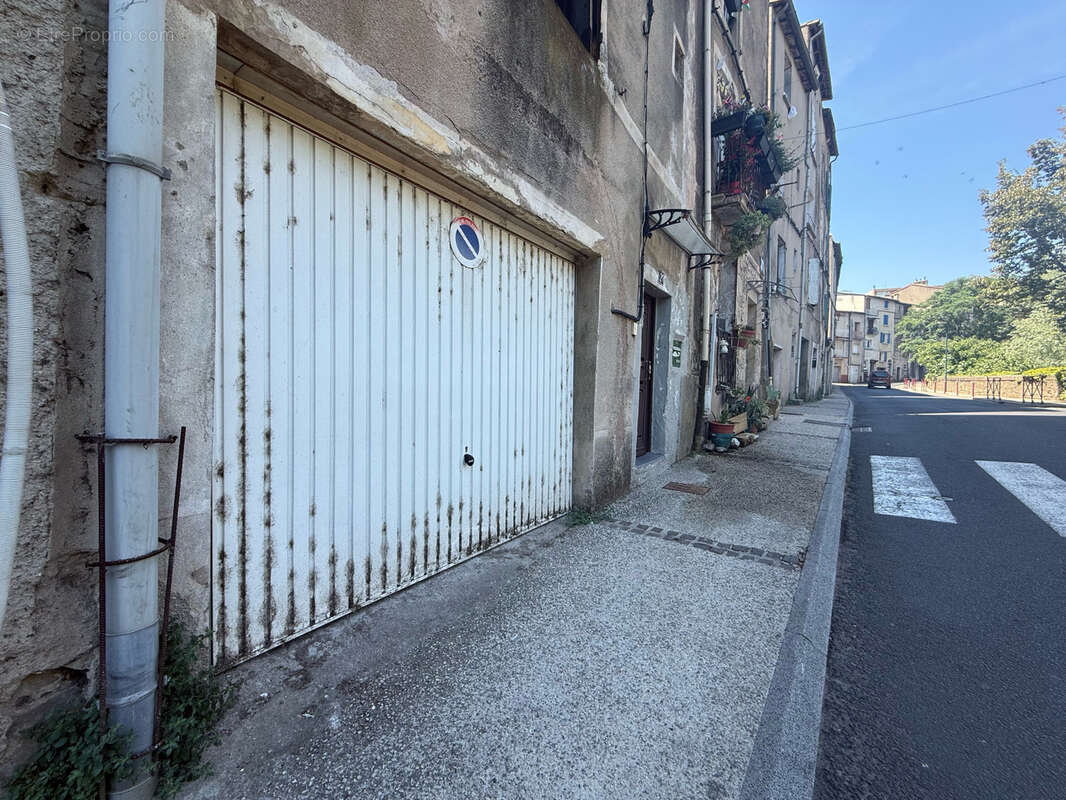 Parking à LODEVE