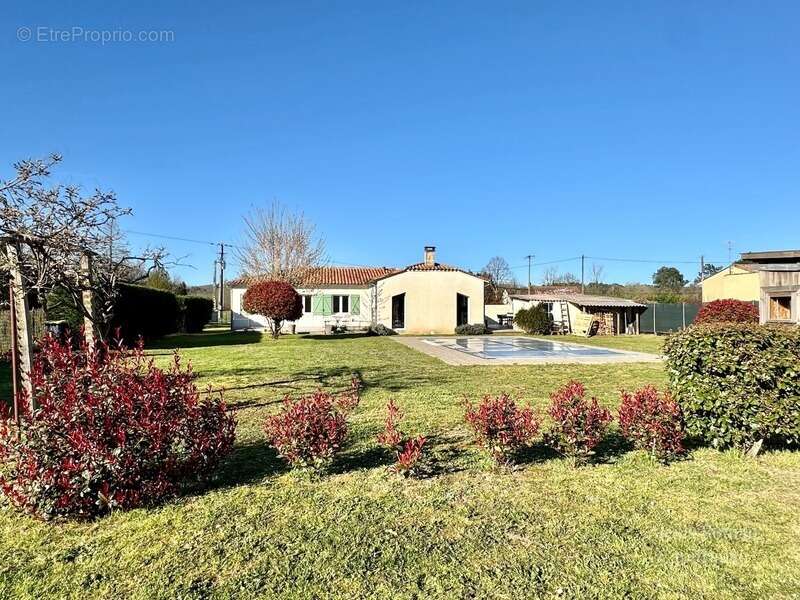 Maison à MONTPON-MENESTEROL