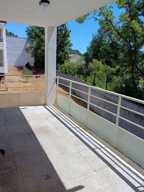 Appartement à LE CANNET-DES-MAURES