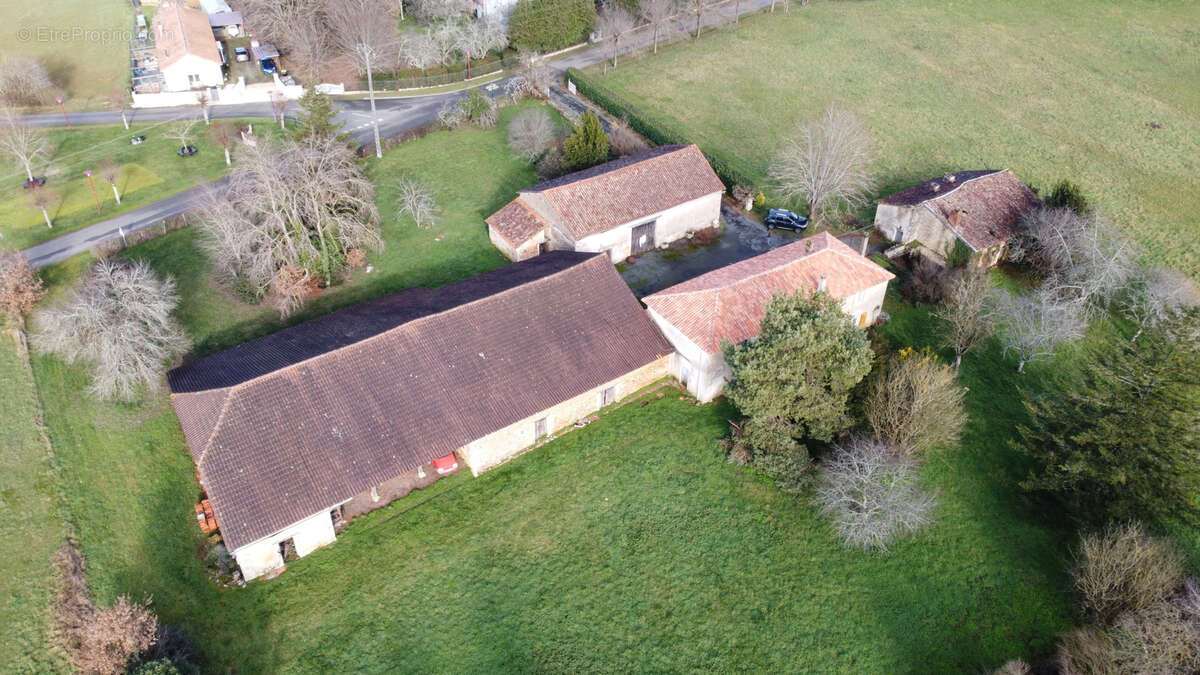 Maison à MAINZAC