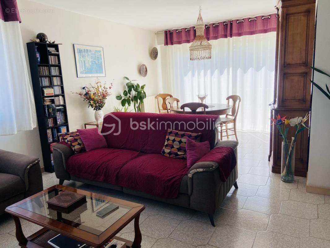 HENDAYE – Une maison familiale aux volumes exceptionnels, où tout se vit de plain-pied ! - photo 2