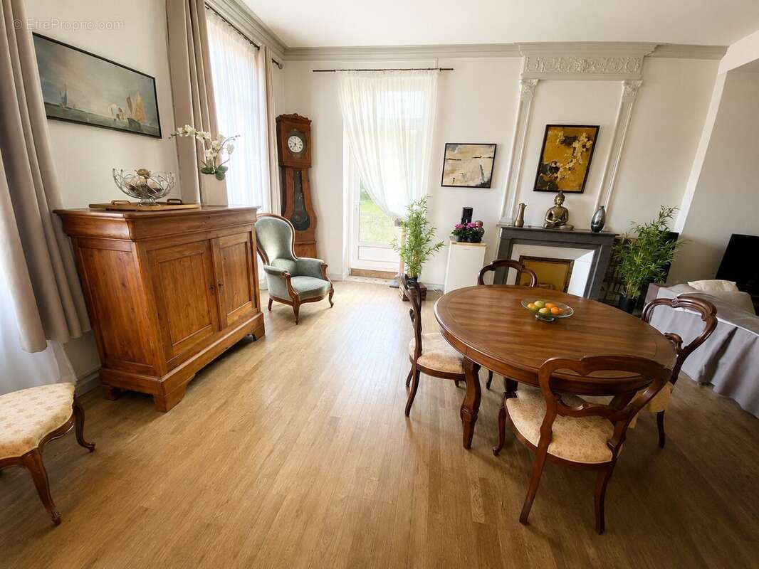 Maison 175 m² à Saint-Lattier  - photo 4