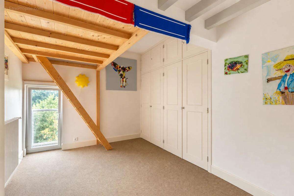 Appartement à COLLONGES-AU-MONT-D'OR