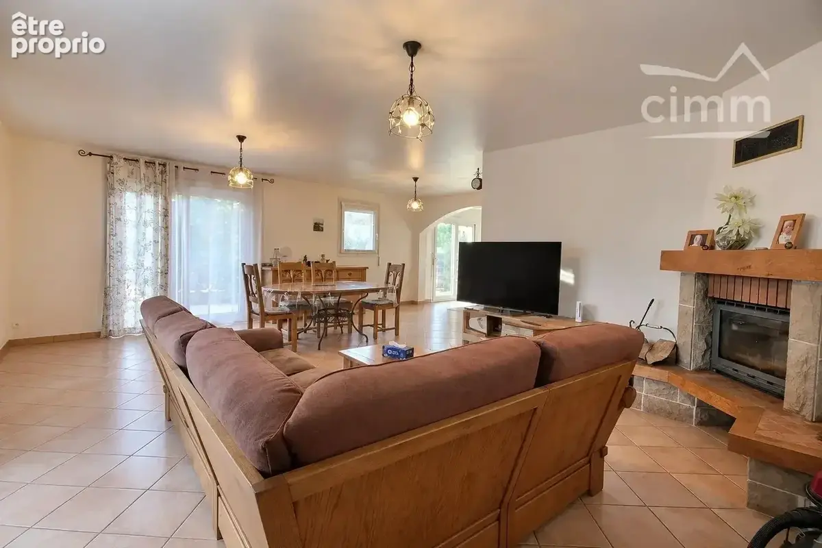 Spacieuse maison familiale de 177 m² avec piscine et dépendances - photo 8
