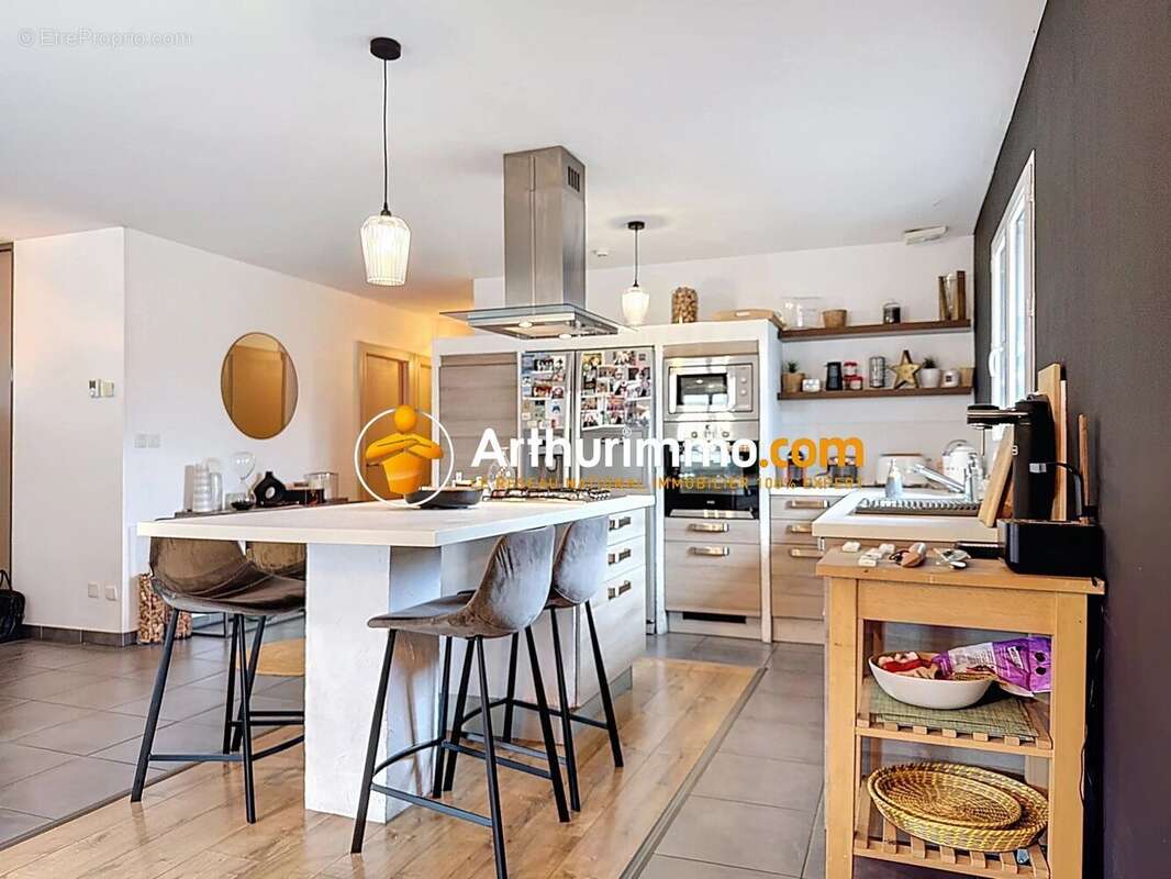 Maison à LA TOUR-DU-PIN