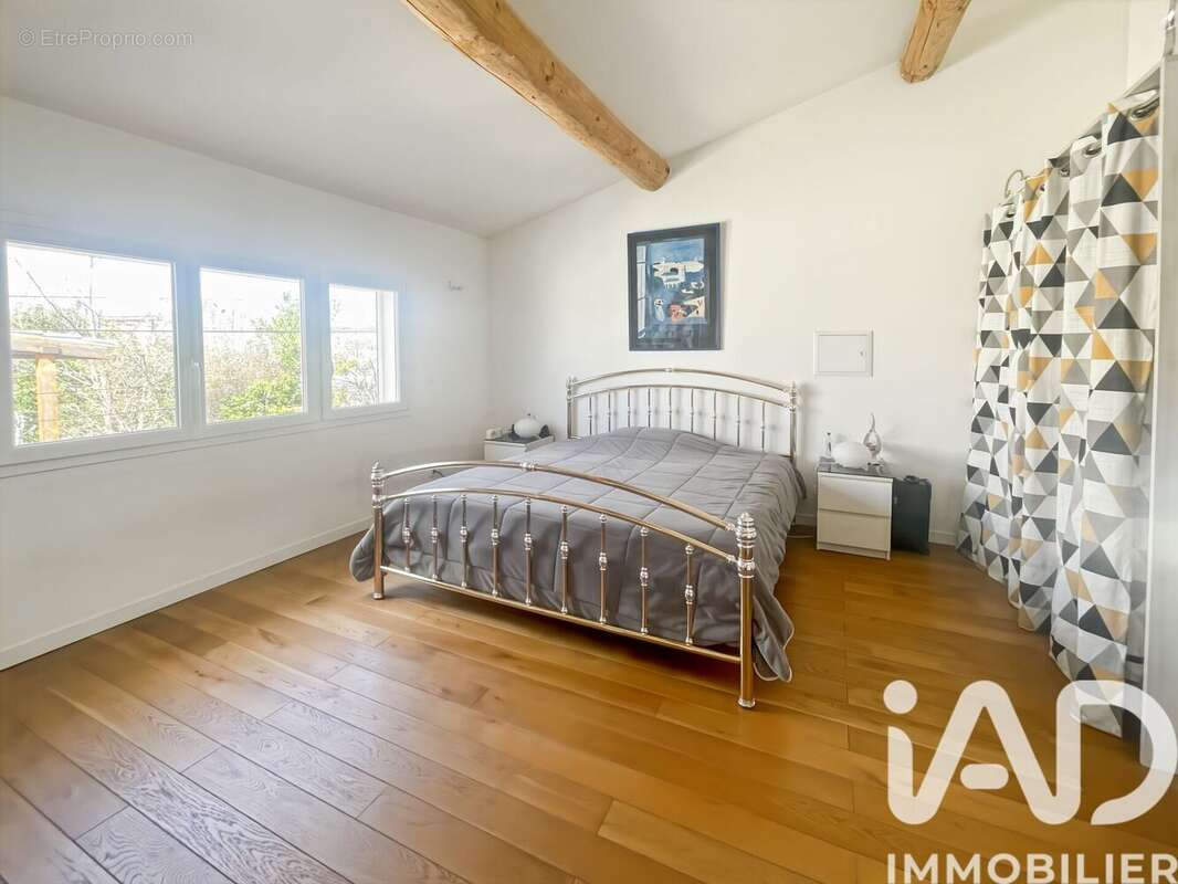 Photo 7 - Maison à LA FARE-LES-OLIVIERS