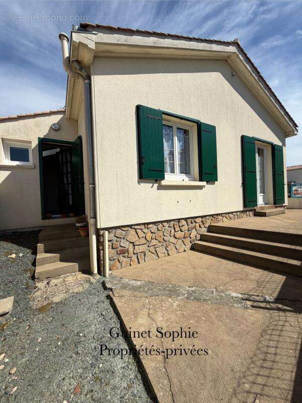 Maison Saint Jean D Hermine 5 pièce(s) 96.76 m2 - photo 2