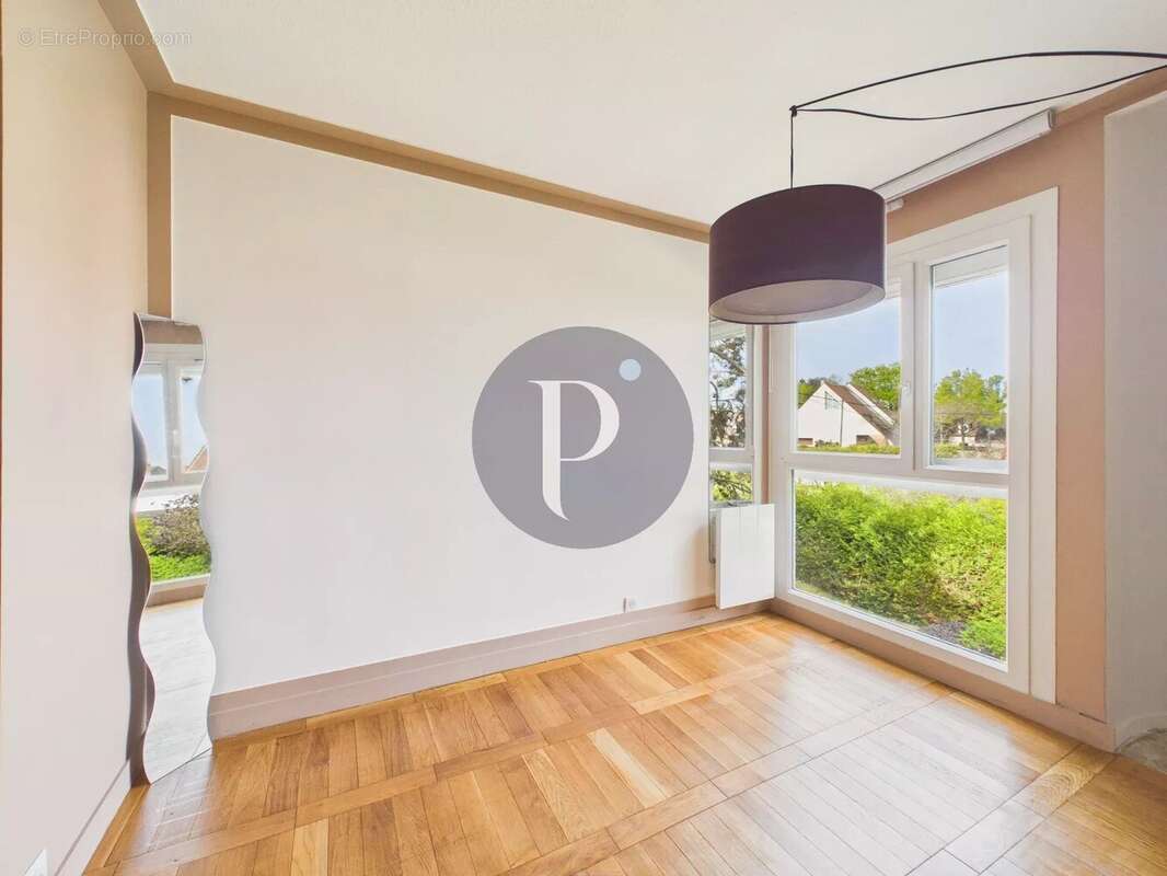 Appartement à VERRIERES-LE-BUISSON