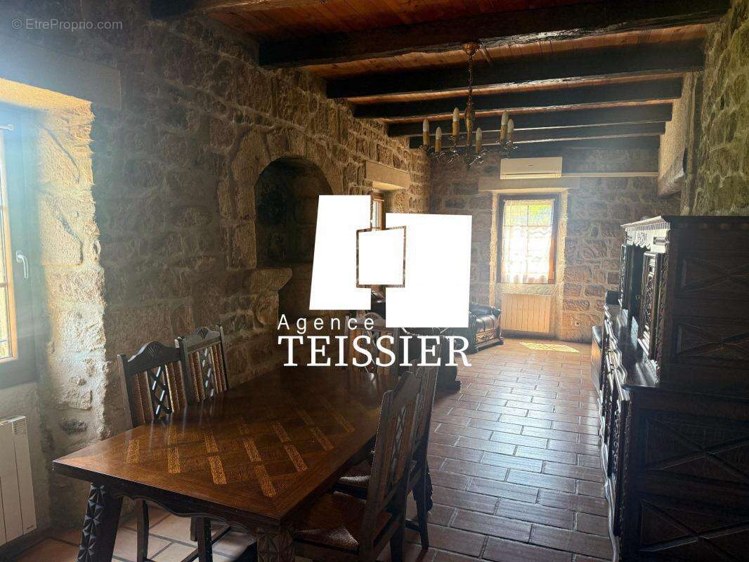 Maison à LES ASSIONS