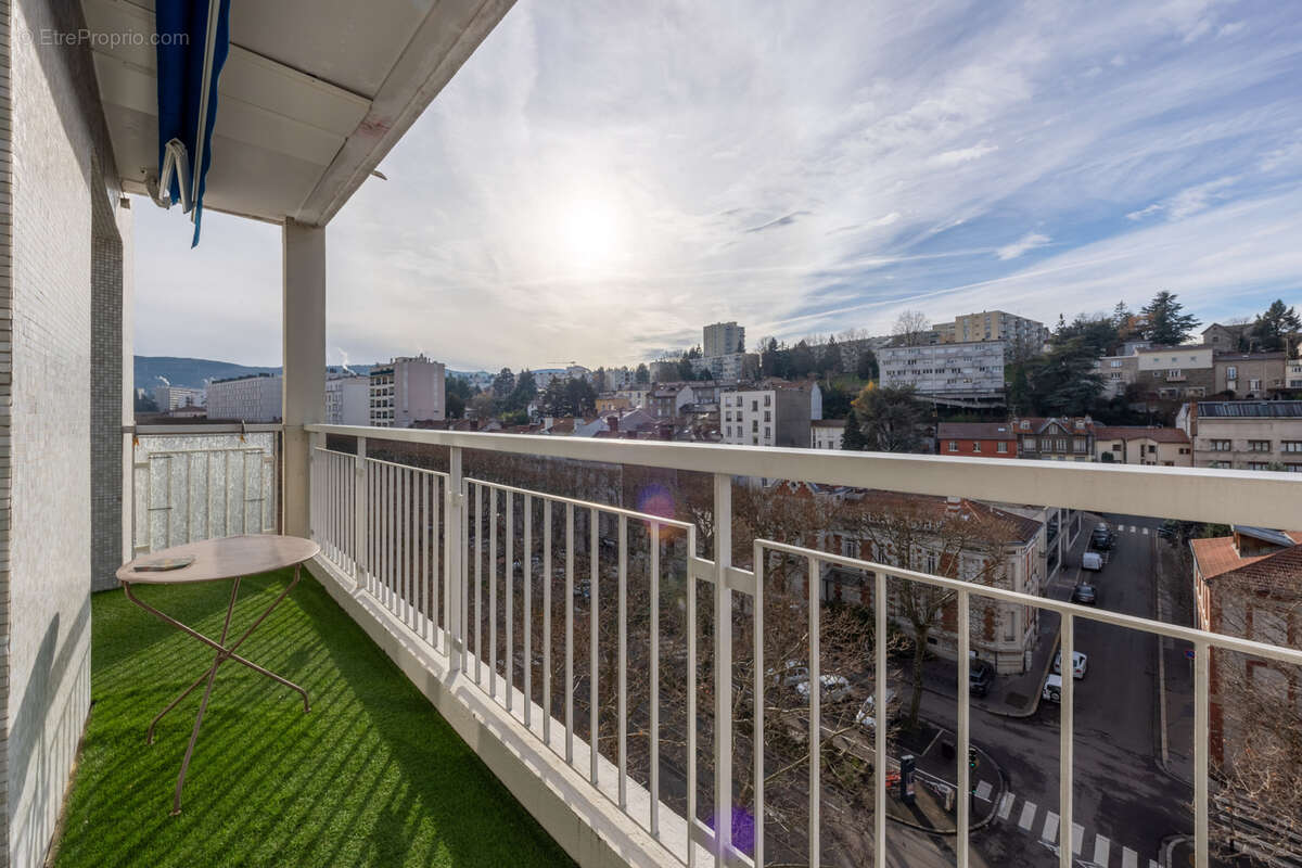 Appartement à SAINT-ETIENNE